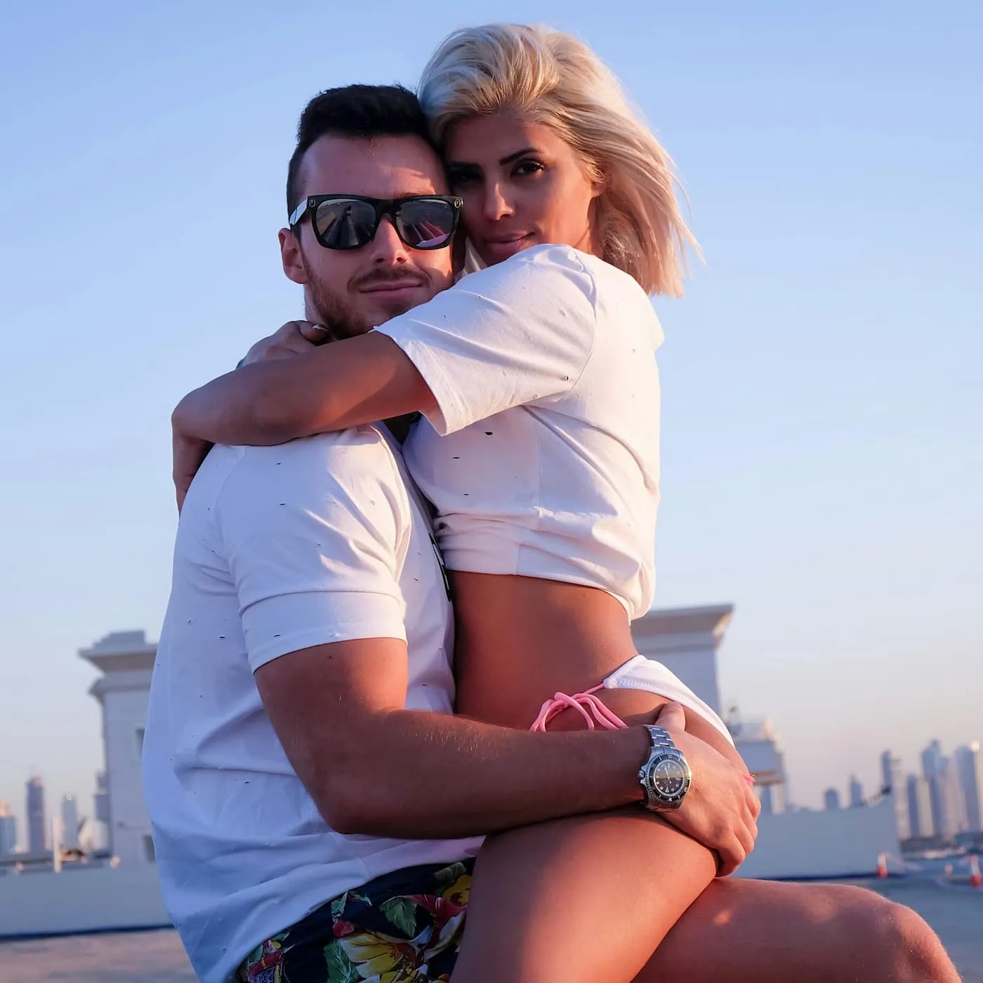 People | AI Remove the Background of people - BgGone